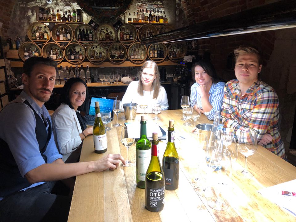 Read more about the article Paula Lobato z Bodegas Martín Códax kolejnym gościem Winkolekcji